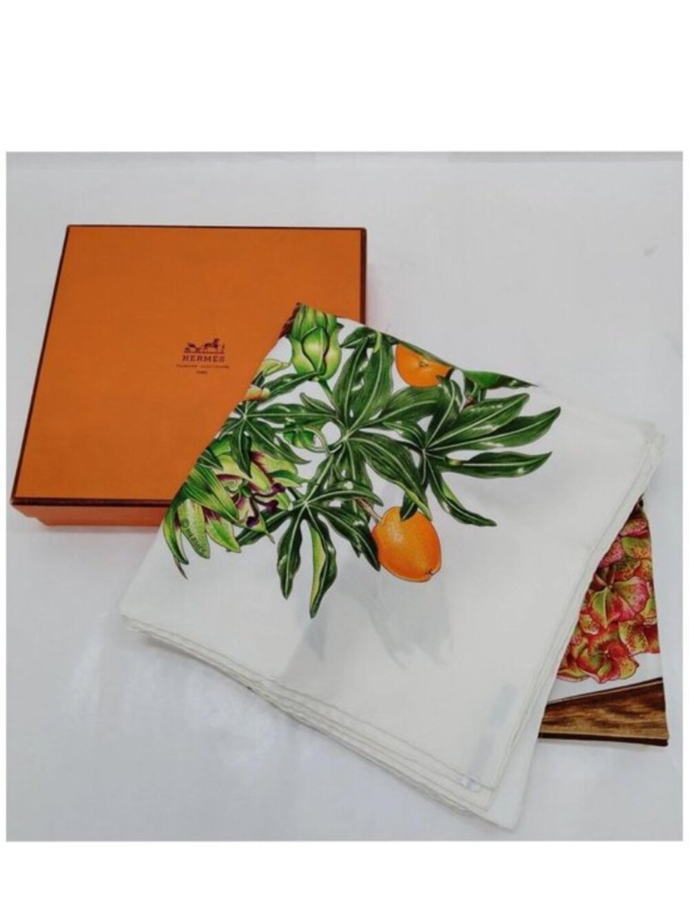 Hermes Carré 90 Silk Scarf Passiflores Floral - Picture 10 of 10